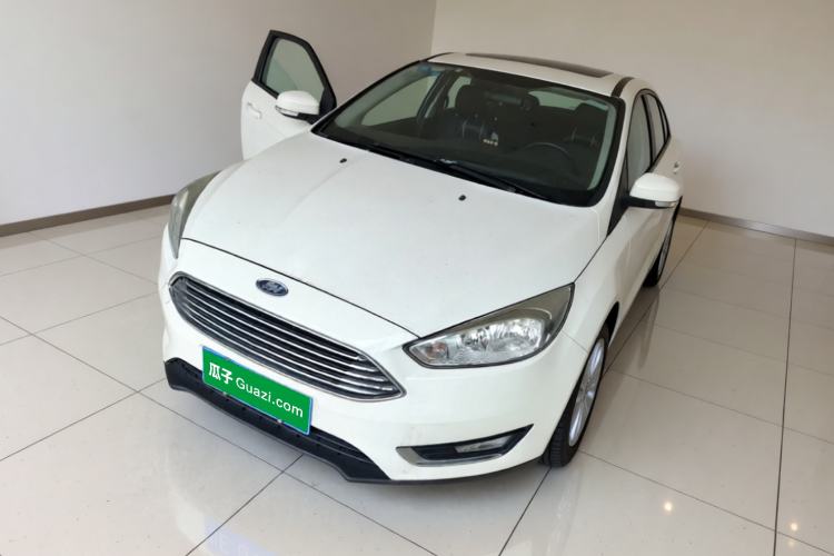 Used Ford Focus 2017 Sedan 1.6L Manual Fashion Edition Smart Drive Version Guazi used car, China used car export, Used car for sale, Used  cars, Cheapest cars for sale