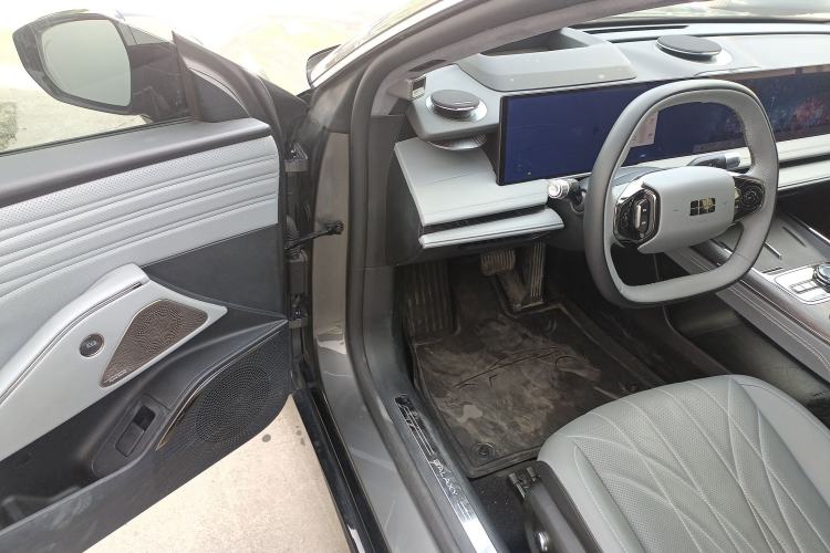 Used Geely Galaxy E8 2025 700 km Long-Range Intelligent Driving Version Driver Seat