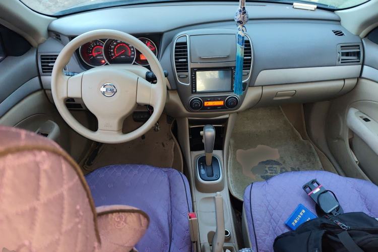 Used Nissan Sylphy 2012 Classic 1.6XE Automatic Comfort Edition Center Console