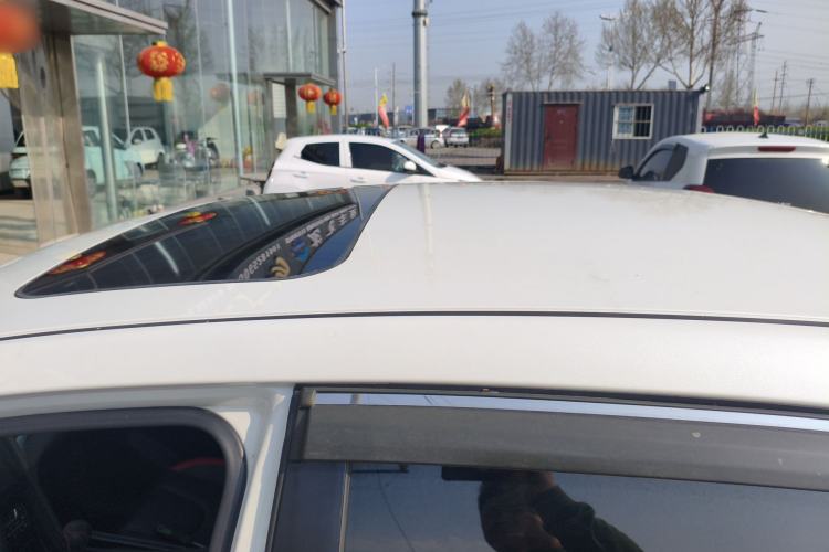Used Venucia D60 2019 100 000 Honor 1.6L XL Manual Chenku Edition China V Standard
