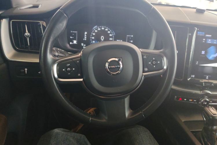 Used Volvo XC60 2021 T5 4x4 Smart Luxury Edition