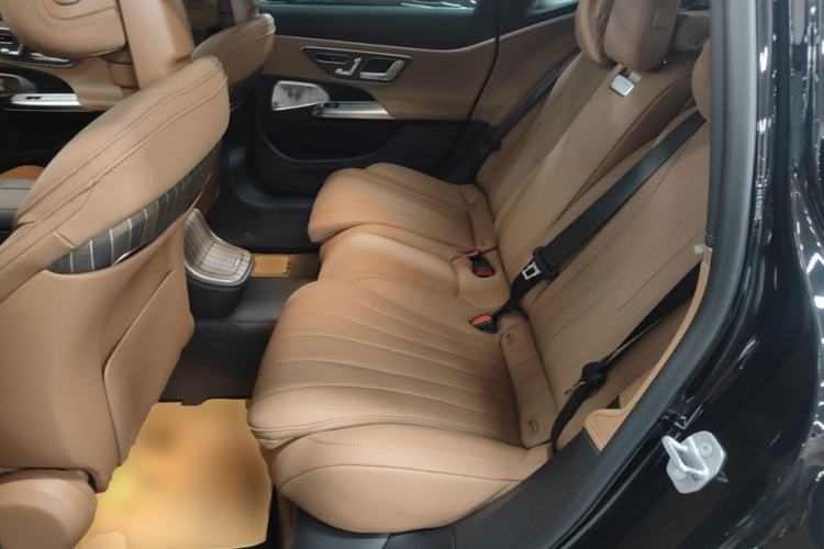 Used Mercedes-Benz E-Class 2025 Facelift E 300 L Luxury Edition
