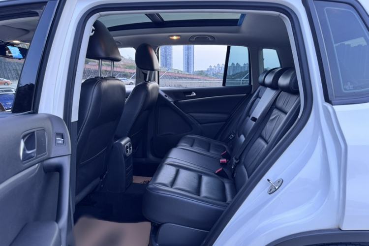 Used Volkswagen Tiguan 2017 300TSI Automatic Two-Wheel Drive Silk Road Comfort Edition Interior 5