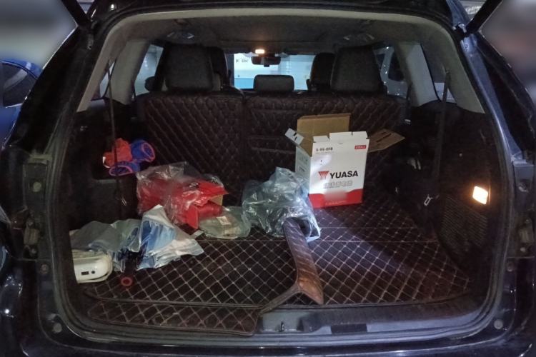 Used Toyota Highlander 2018 2.0T Four-Wheel Drive Prestige Version 7 Seats China V Emission Standard Trunk