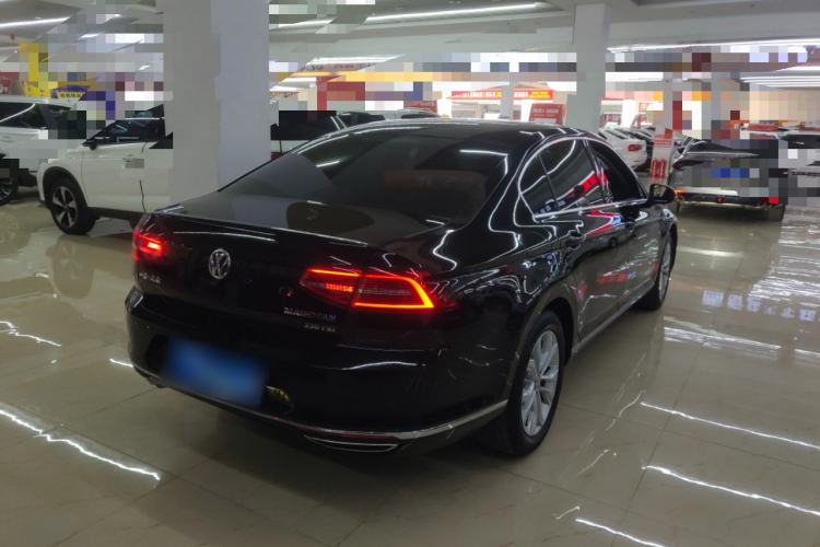 Used Volkswagen Magotan 2018 330TSI DSG Luxury Model Rear Right 45 Deg