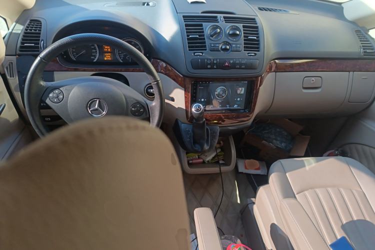 Used Mercedes-Benz Viano 2013 3.0L Comfort Edition Center Console