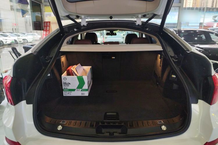 Used BMW 5 Series GT 2017 528i Leading Model Trunk