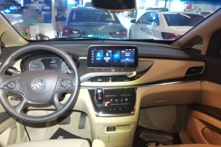 Used Buick GL8 2023 Facelifted Land Cruiser Executive Luxury Version
