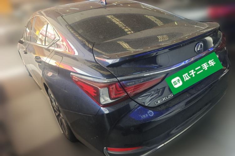 Used Lexus ES 2021 300h Excellence Edition Rear Left 45 Deg