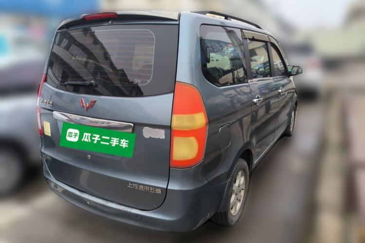 Used Wuling Hongguang 2013 1.5L Luxury Model
