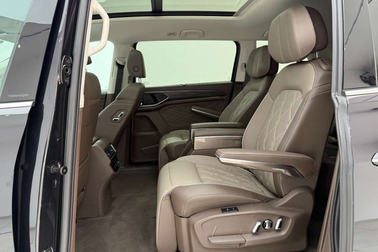 Used Volkswagen Viloran 2024 380TSI Premium Edition