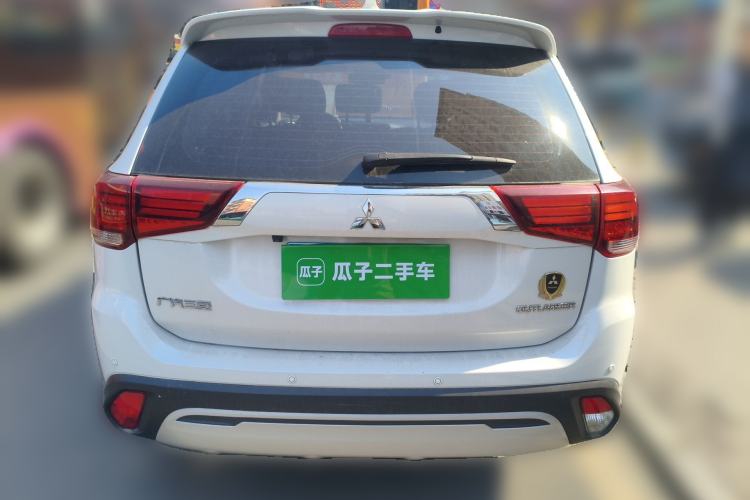 Used Mitsubishi Outlander 2019 2.0L Two-Wheel Drive Comfort Edition 5 Seats China V Standard