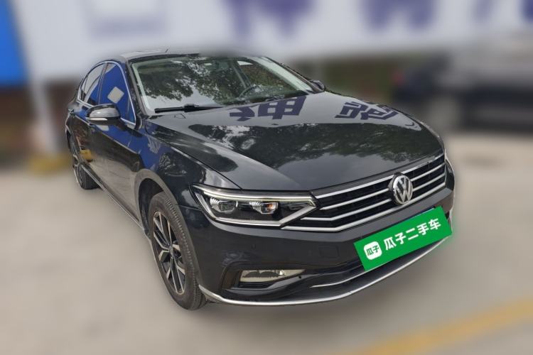 Used Volkswagen Magotan 2020 280TSI DSG Comfort Edition Front Right 45 Deg