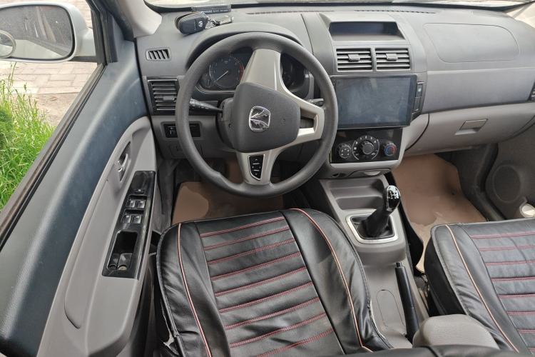 Used BAIC Weiwang M20 2014 1.5L Comfort Version BJ415B Center Console