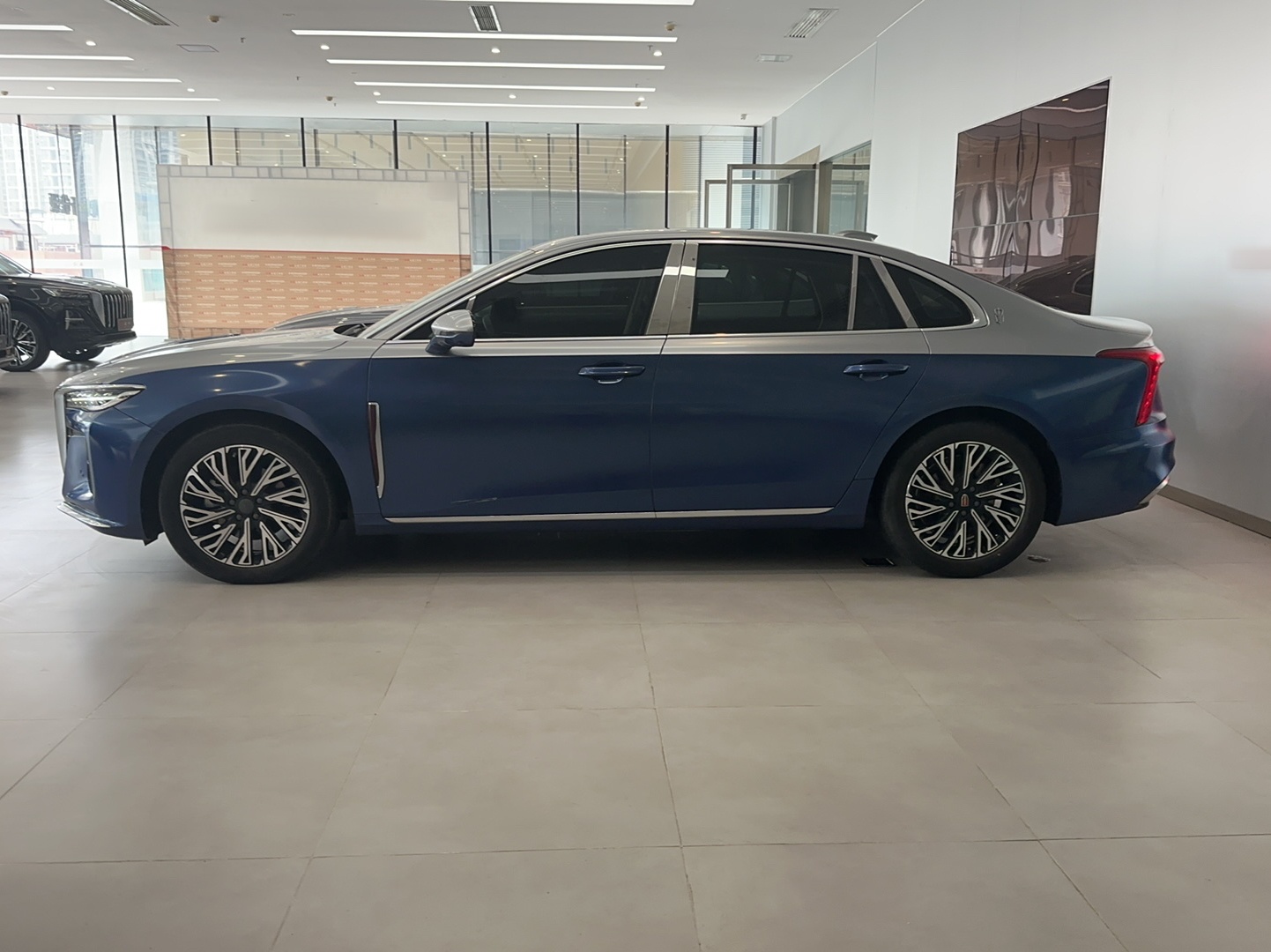 Hongqi H5 2023 2.0T Automatic Smart Connect Flagship Edition - Chinese Trim Chang — снимка 4