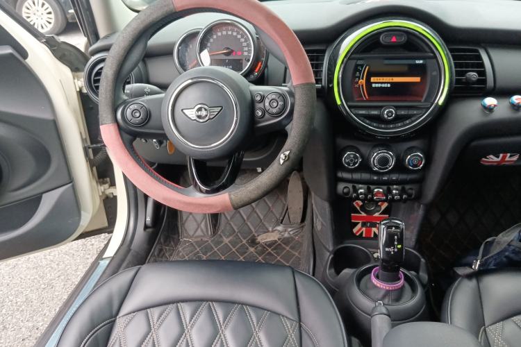 Used MINI 2018 1.5T ONE Five-Door Edition Steering Wheel