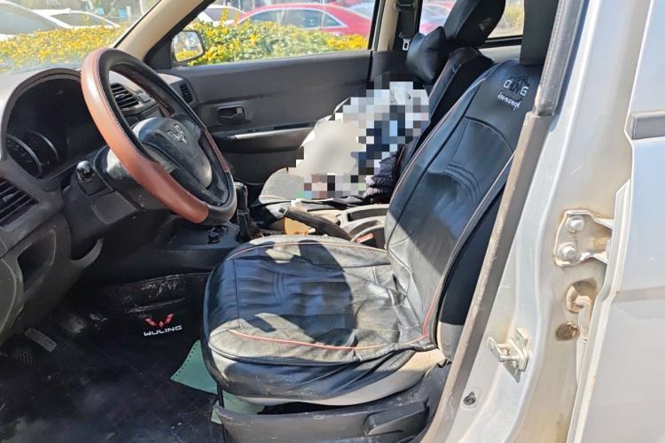 Used Wuling Hongguang 2013 1.5L Base Version Left Front Seat