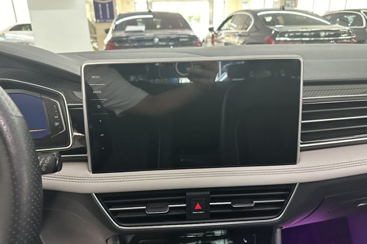 Used Volkswagen Tiguan L 2022 330TSI Automatic Two-Wheel Drive R-Line Enhanced Edition