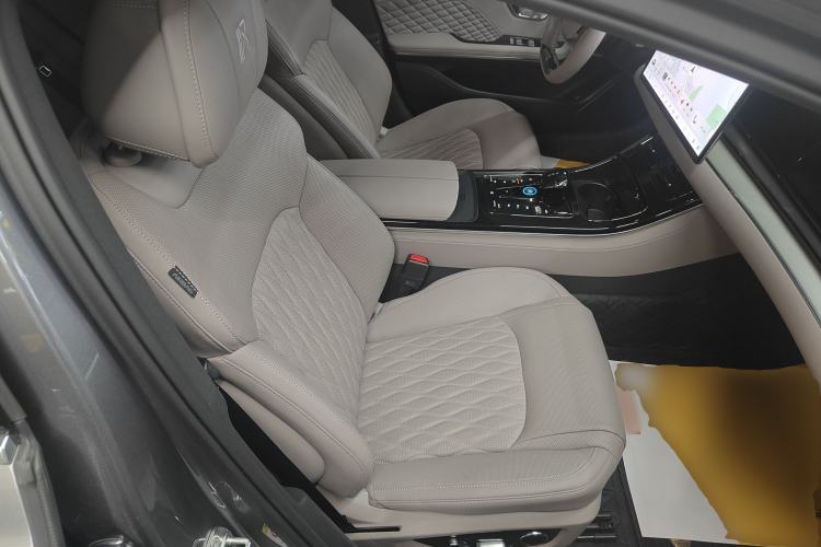 Used BYD Han 2024 EV Glory Edition 605KM Front-Wheel-Drive Premium Model
