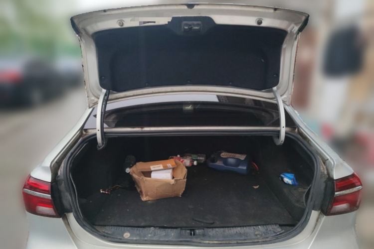 Used Roewe i6 New Energy 2017 45T Hybrid Connect & Smart Enjoyment Edition
