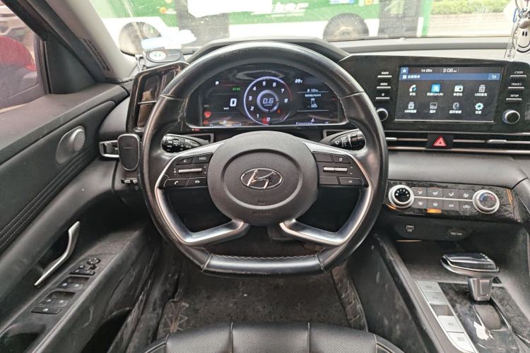 Used Hyundai Elantra 2021 1.5L CVT GLX Elite Edition Steering Wheel