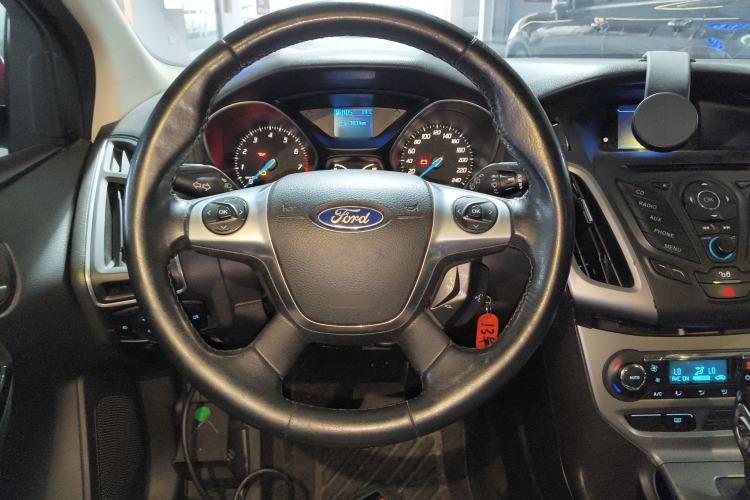 Used Ford Focus 2012 Hatchback 1.6L Automatic Fashion Edition Steering Wheel