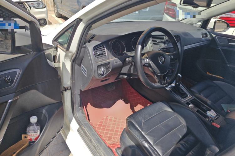 Used Volkswagen Golf 2014 1.4TSI Automatic Luxury Model Driver Seat