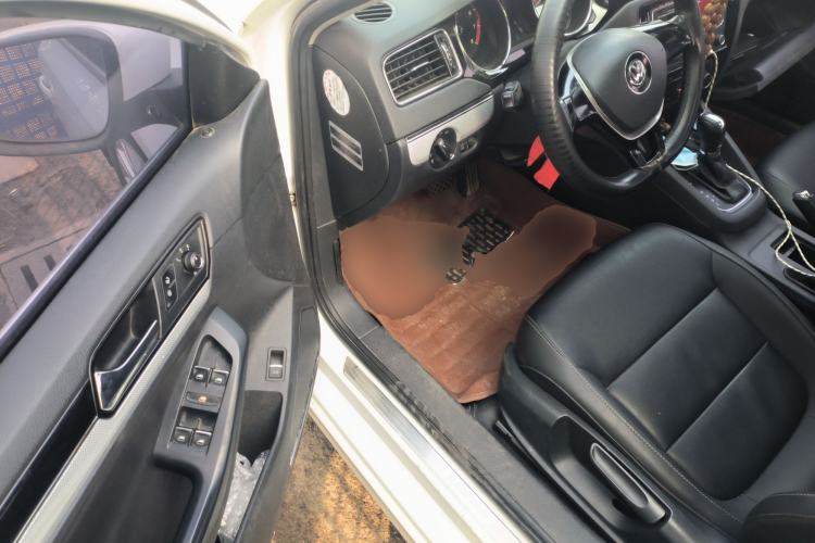 Used Volkswagen Sagitar 2015 1.6L Automatic Comfort Model Driver Seat