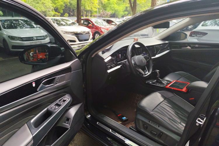 Used Volkswagen Passat 2022 330TSI Starry Luxury Edition Driver Seat