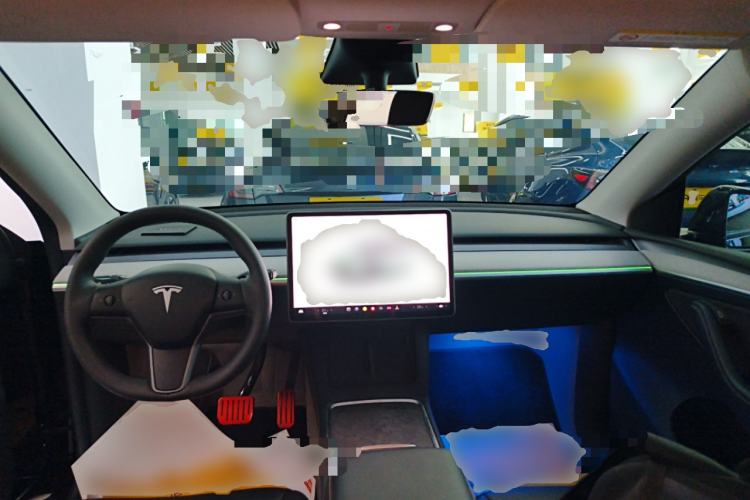 Used Tesla Model Y 2023 Rear-Wheel-Drive Version Center Console