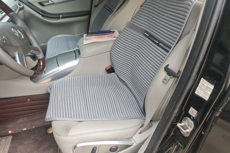 Used Mercedes-Benz R-Class 2015 R 320 4MATIC Luxury Model Left Front Seat