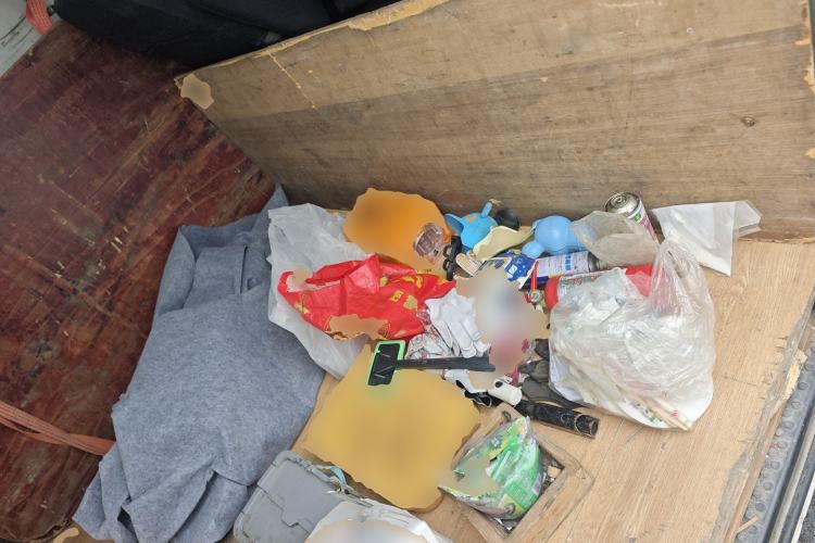 Used SAIC MAXUS Xintu V80 2021 2.0T AMT Classic City Distribution King Long Wheelbase Mid-Roof 3-Seater