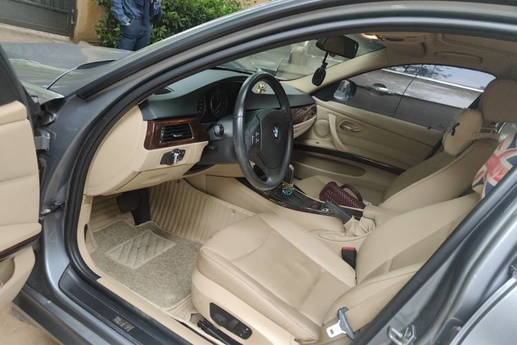 Used BMW 3 Series 2010 320i Luxury Model