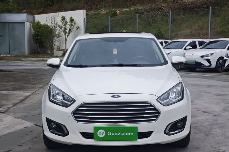 Used Ford Escort 2015 1.5L Automatic Fashion Model
