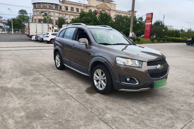 Used Chevrolet Captiva 2015 2.4L 4x4 Flagship Edition 7-Seater