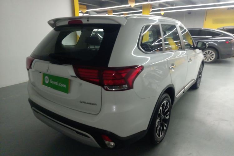 Used Mitsubishi Outlander 2019 2.0L Two-Wheel Drive Comfort Edition 5 Seats China VI Standard