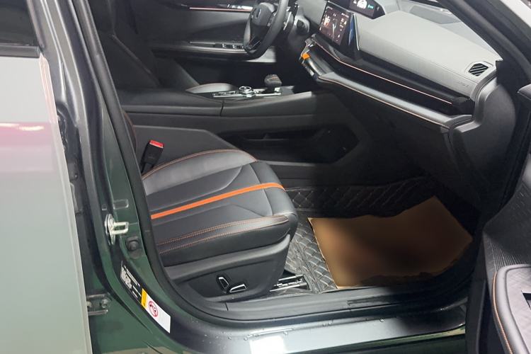 Used CHANGAN UNI-V 2024 1.5T Smart Navigation Version Right Front Seat