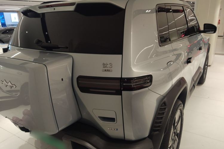 Used Formula Leopard Titanium 3 2025 501KM All-Wheel Drive Intelligent Driving Ultra Version
