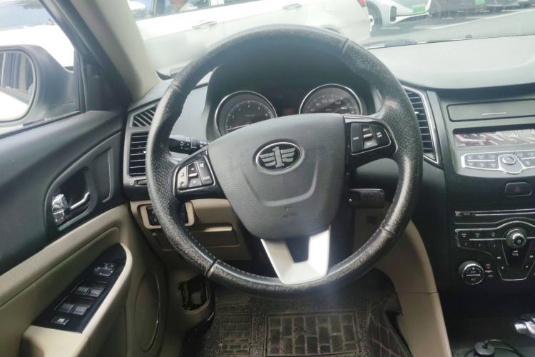 Used Bestune B50 2013 1.6L automatic luxury version
