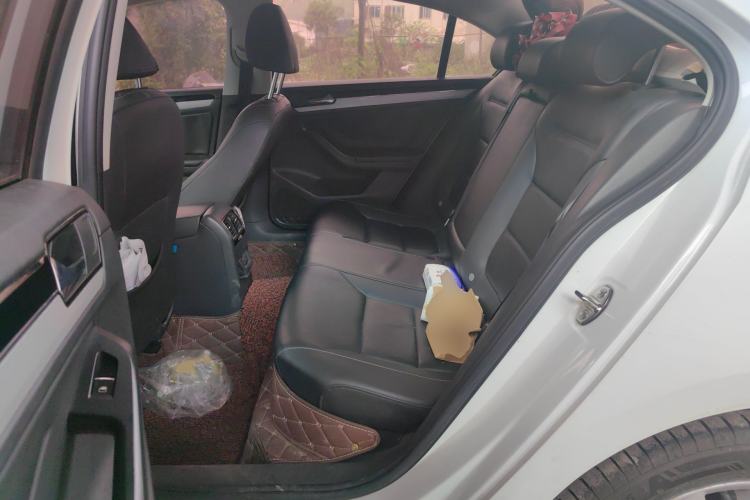 Used Volkswagen Sagitar 2015 1.6L Manual Comfort Model