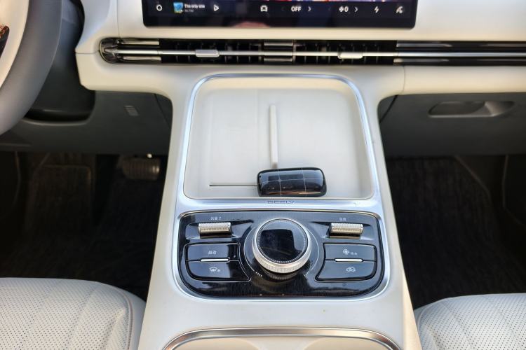 Used Geely Galaxy Xingjian 7 EM-i 2025 120km Exploration+ Version Interior 8