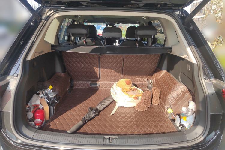 Used Volkswagen Tiguan L 2023 330TSI Automatic Two-Wheel Drive R-Line Flagship Edition Trunk