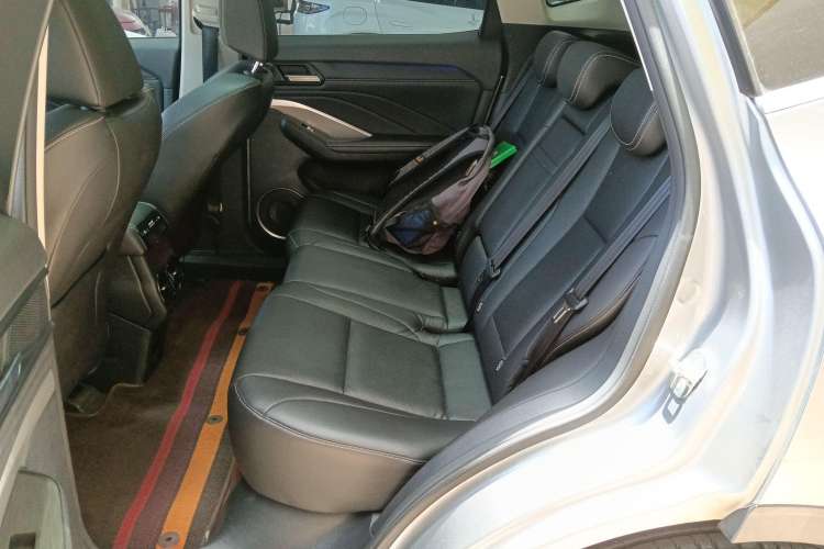 Used Wey VV6 2018 2.0T Two-Wheel-Drive Ultra-Luxury Version China V Standard