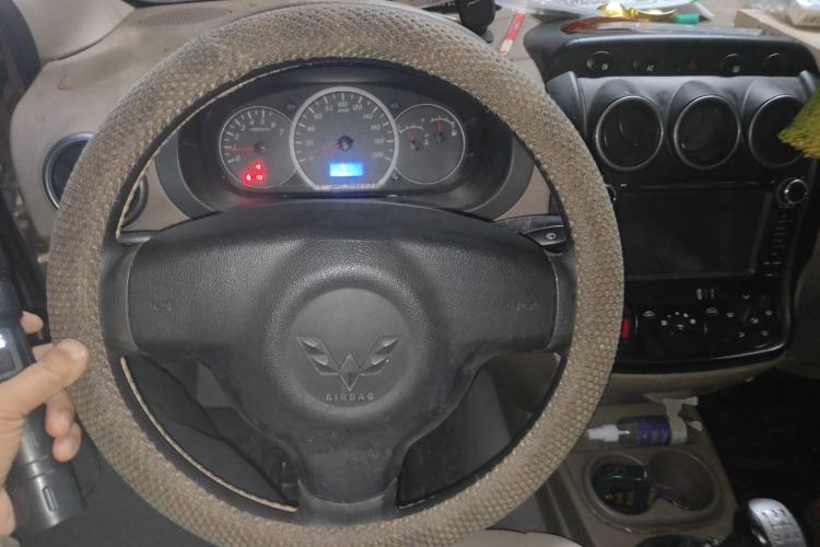 Used Wuling Hongguang 2014 1.2L Standard Model China IV Steering Wheel