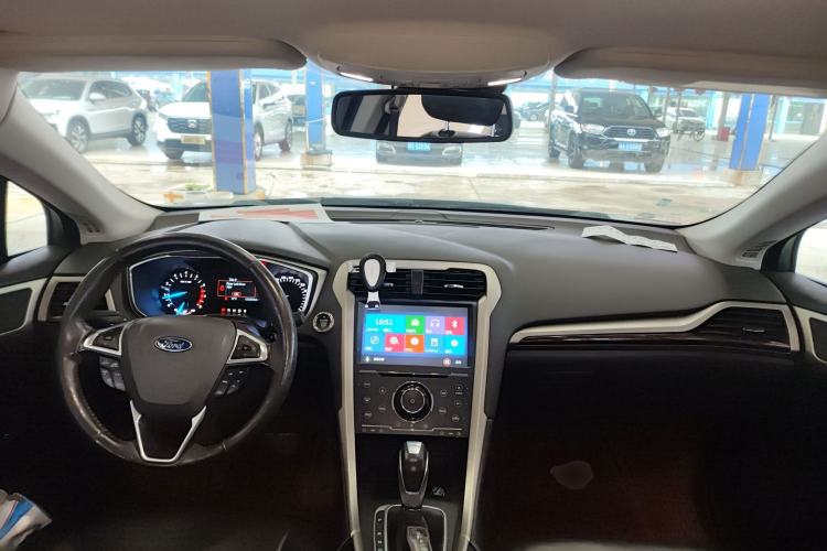 Used Ford Mondeo 2013 2.0L GTDi 200 Fashion Edition Center Console