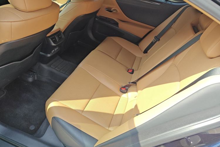 Used Lexus ES 2021 200 Excellence Edition