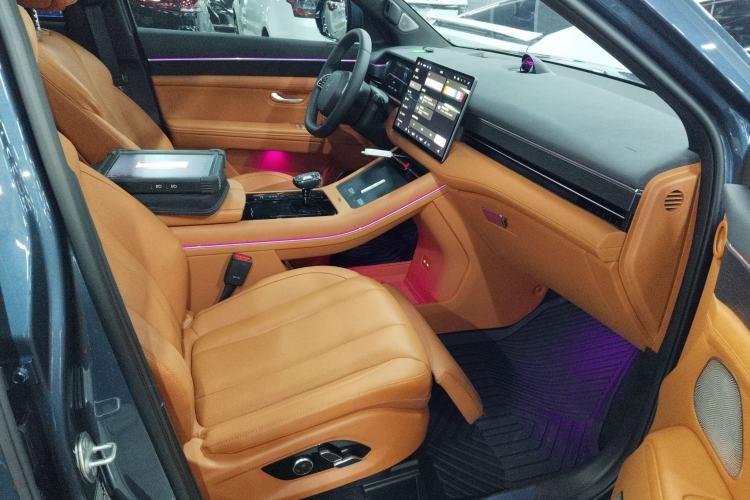 Used Hima AITO M7 2024 1.5T Intelligent Driving 4WD Ultra Version 6 Seats Right Front Seat