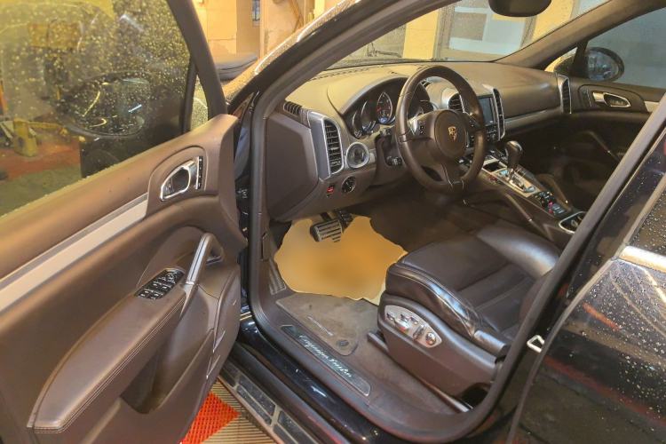 Used Porsche Cayenne 2011 Cayenne Turbo 4.8T