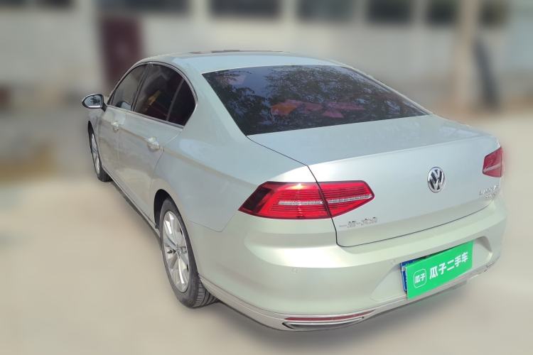 Used Volkswagen Magotan 2018 330TSI DSG Luxury Model Rear Left 45 Deg