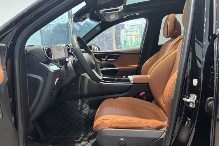 Used Mercedes-Benz GLC 2024 GLC 260 L 4MATIC Dynamic Edition 5-seater